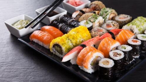 Elige bandeja de 12, 24 o 32 piezas ??take away? en Jenny Sushi del Mercado San Martín por 9.9 sushi san martin