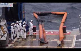 La mejor&iacute;a en la mar facilita el trabajo de los buques que retiran el fuel del mercante